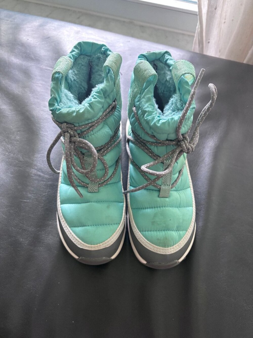 Northface Women's 6 winter boots